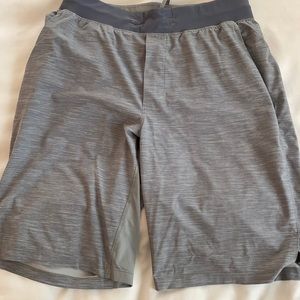 Lululemon T.H.E Short linerless 11” M